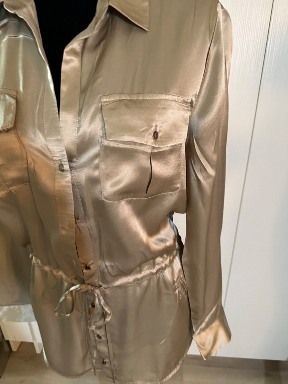 NWT BANANA, REPUBLIC, SILK BLOUSE, LARGE 🔥🔥♥️ - Picture 7 of 12